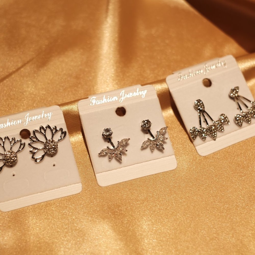 Silver rhinestone earrings set